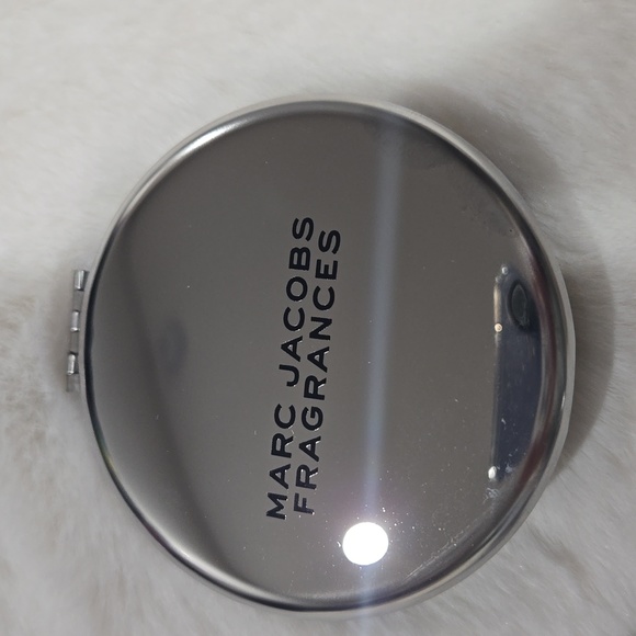 Marc Jacobs cosmetic, purse, travel mirror NEW - Picture 3 of 8